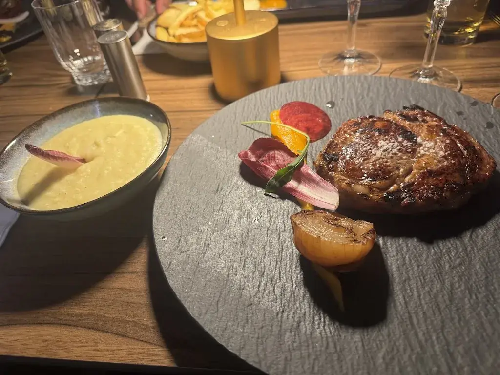 Chez les cousines_Gets_slider_image_3