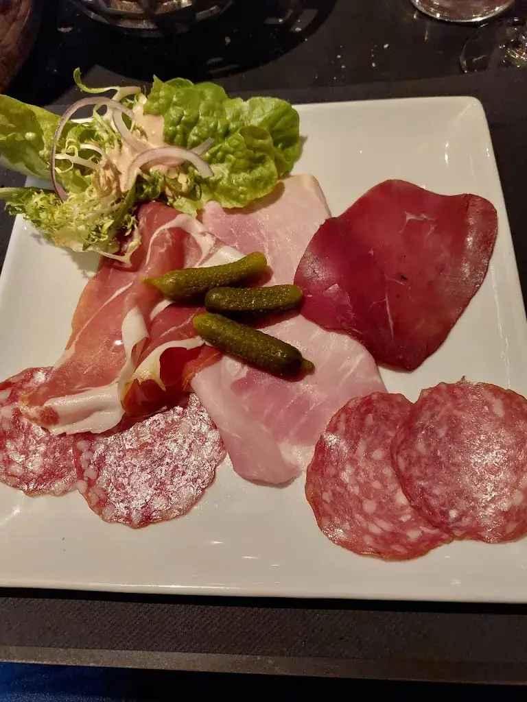 Helen Parnell-Hopkinson_Les Copeaux_Gets_review