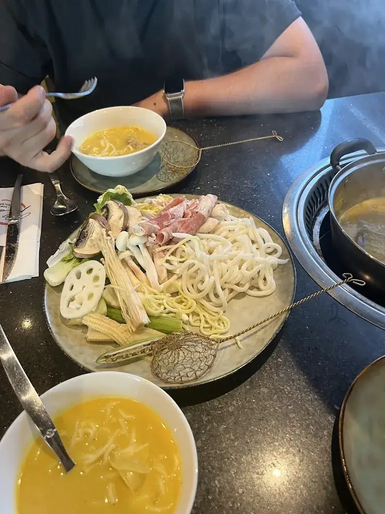 Rose MERLE_MOKAI RESTAURANT-GRILL-FONDUE-SUSHI_Cugnaux_review