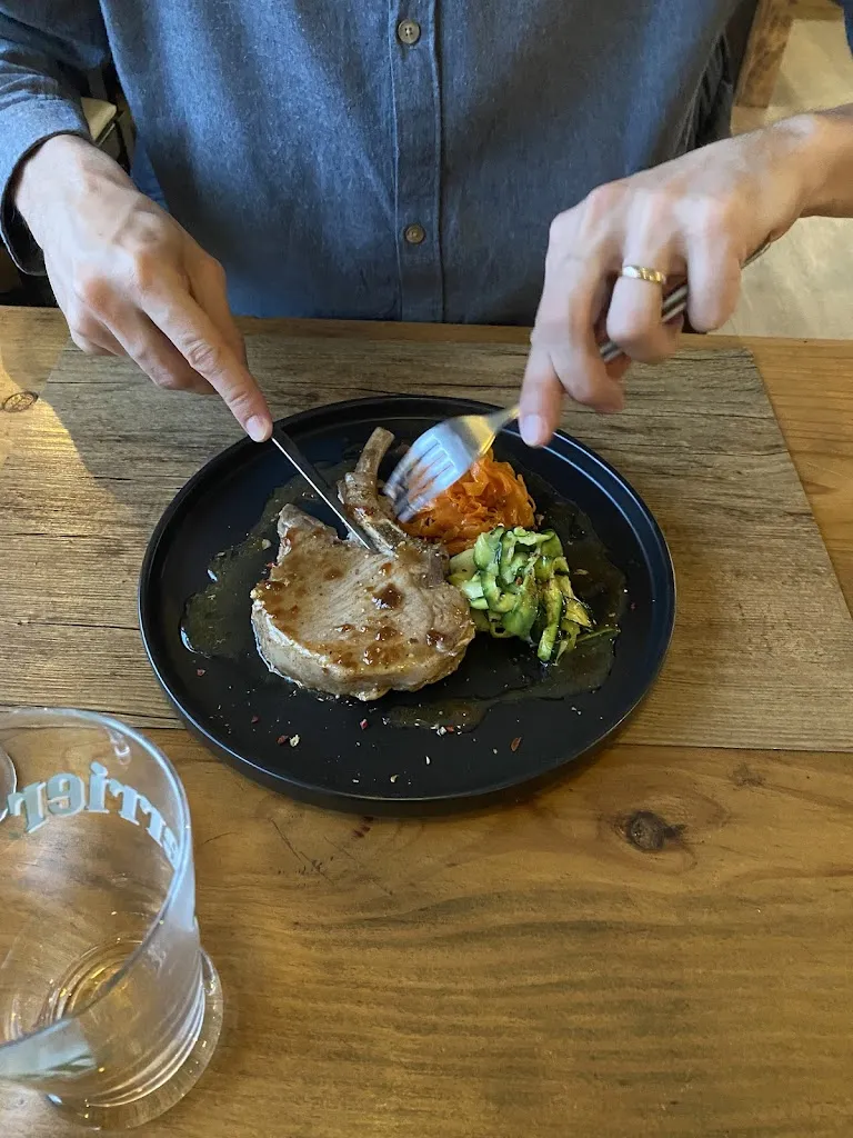 Hélen Y._RESTAURANT 