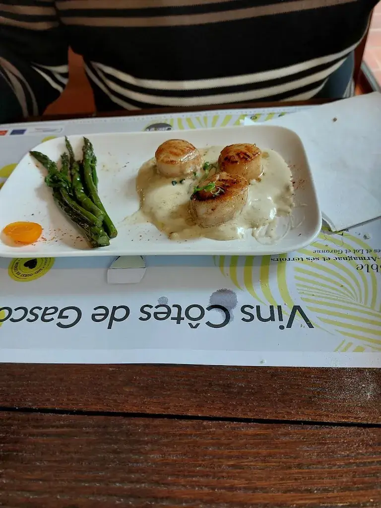 Maryline Busquet_Guinguette du Pouy_Eauze_review