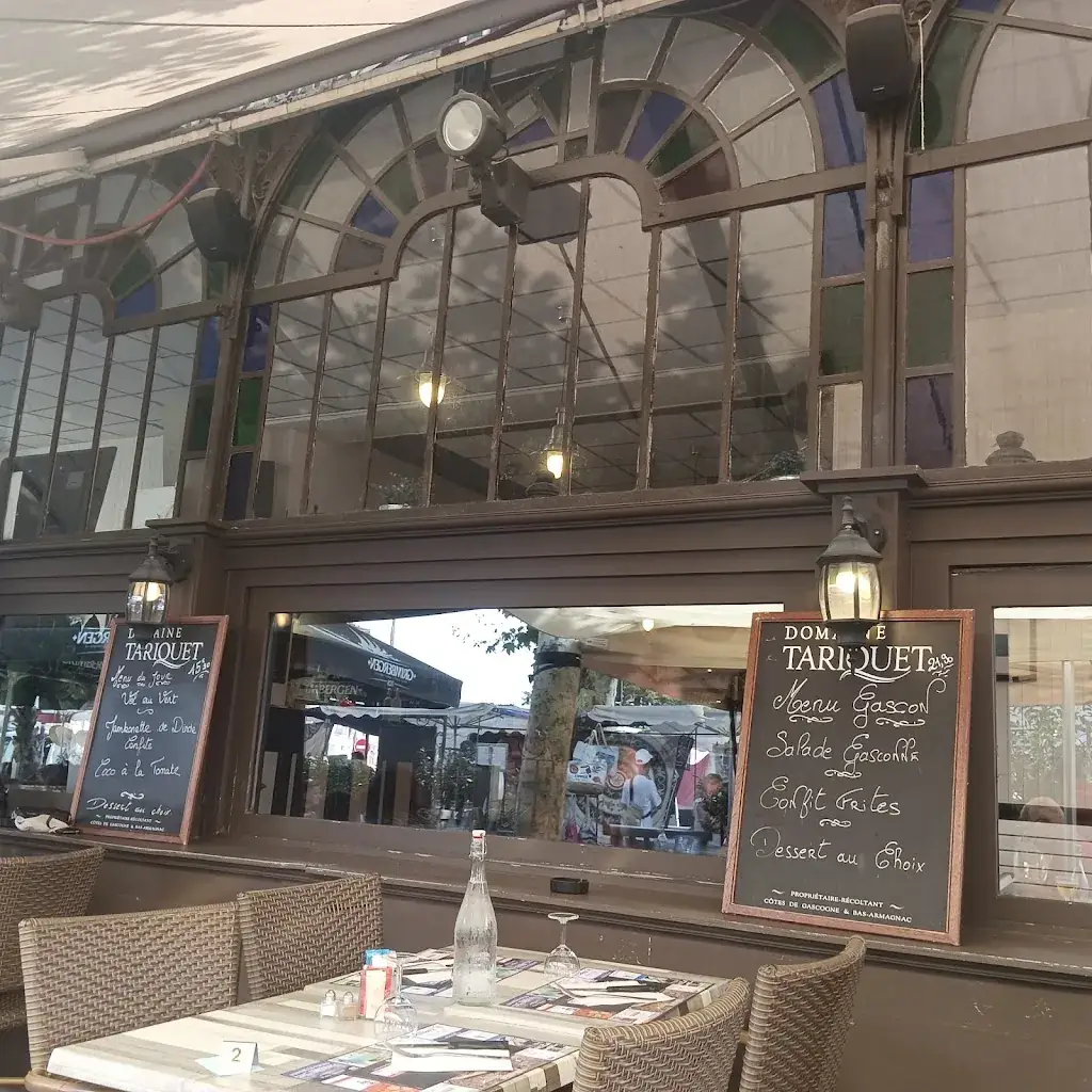 LE DIVAN_Eauze_slider_image_3