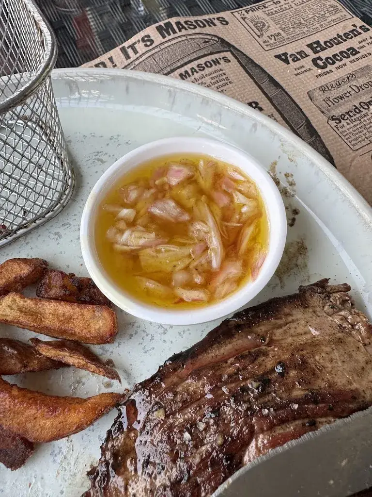 Mathilde Caillava_L'entracte_Eauze_review