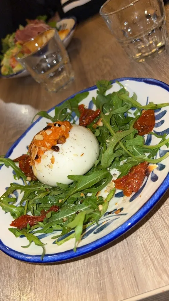 Adrien_La Casa_Espalion_review