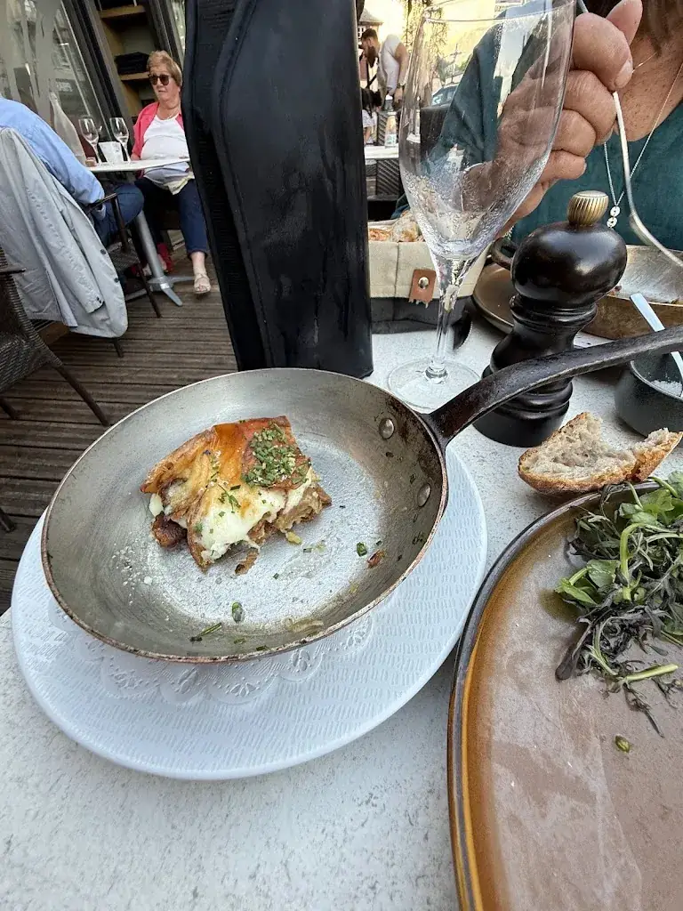 Laurent Dltr_Maison Burgarella_Espalion_review