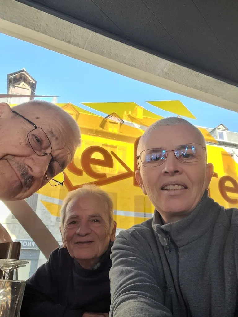 Corinne Lacroix_Le Flore_Espalion_review