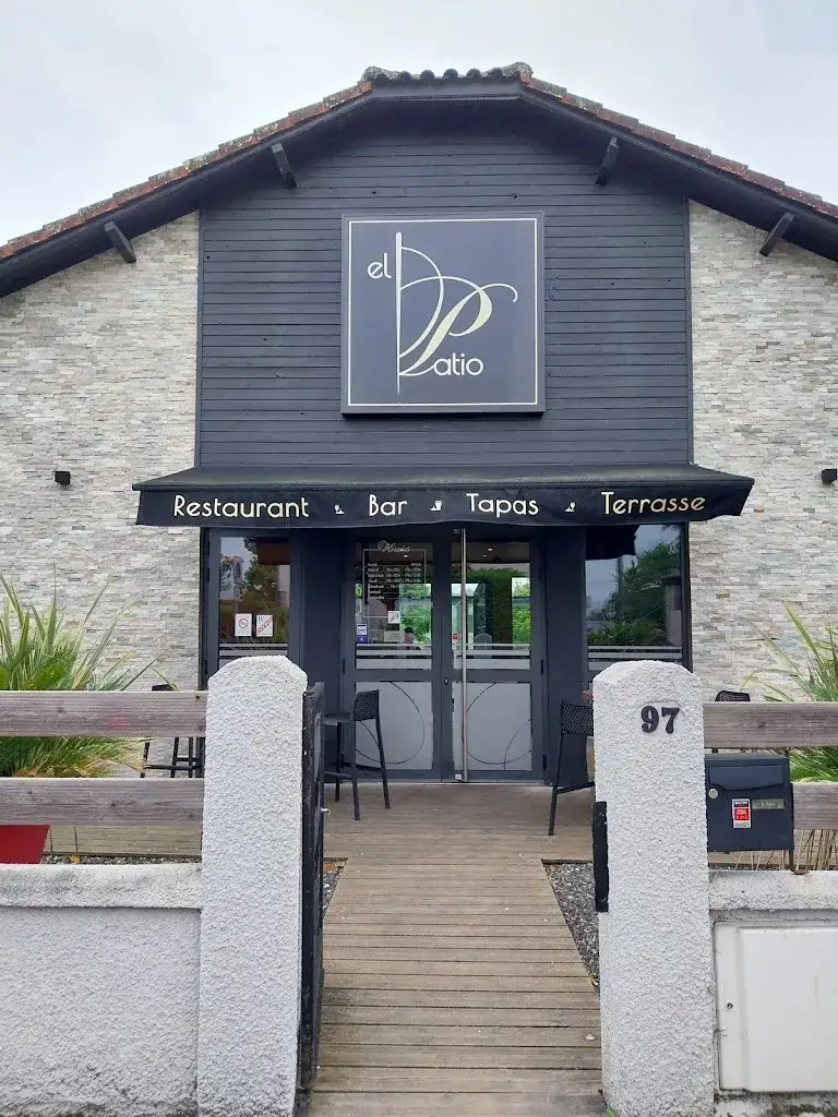 Patricia_El Patio_Fenouillet_review