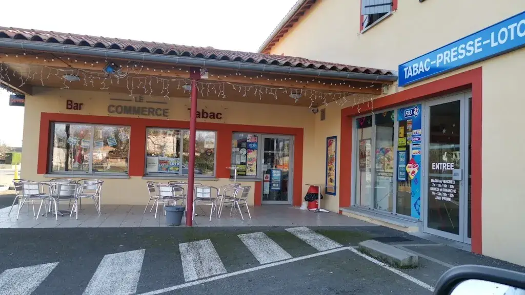 Le commerce by Sydje restaurant in Finhan