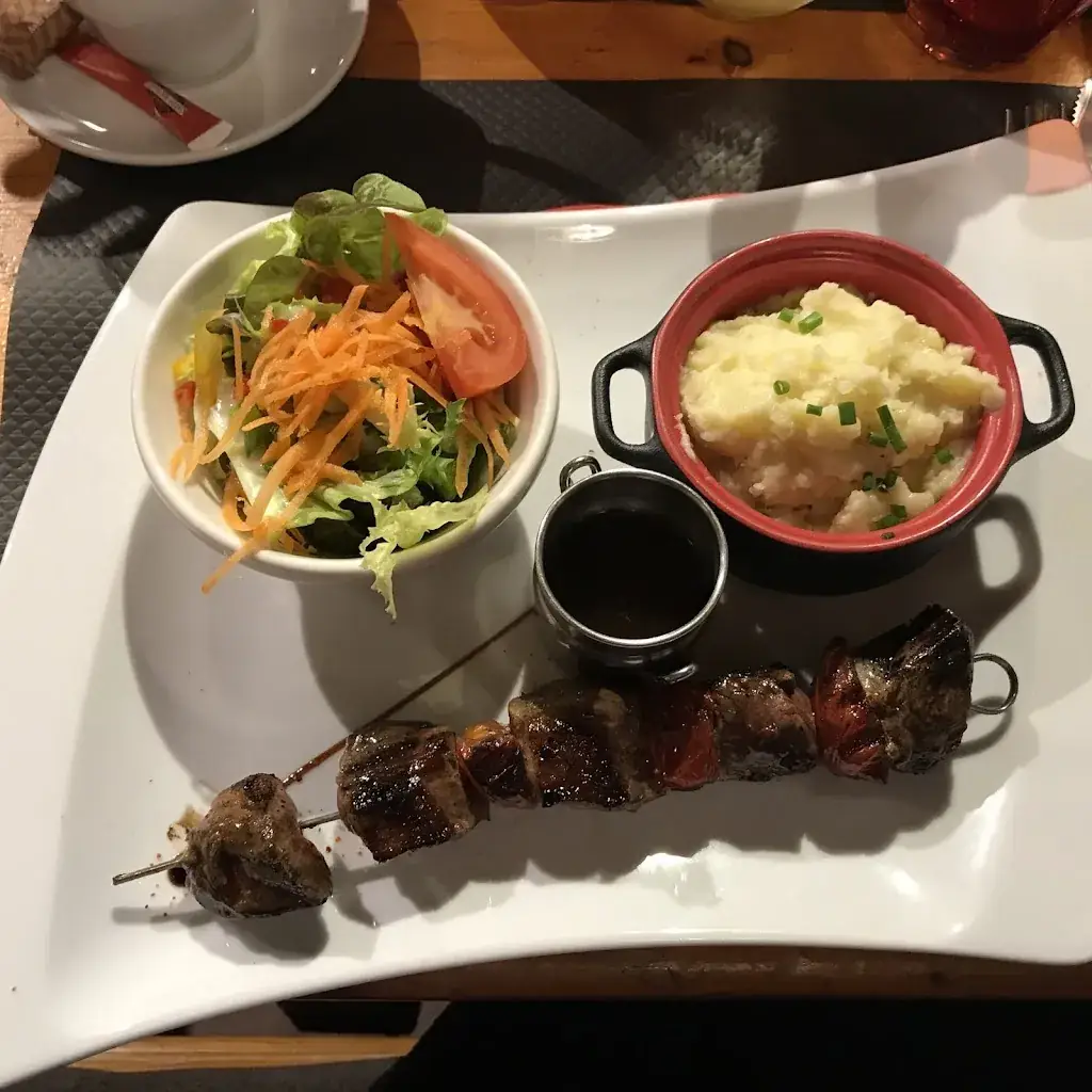 Zdenka Krepelkova_restaurant Le Tyrol_Gets_review