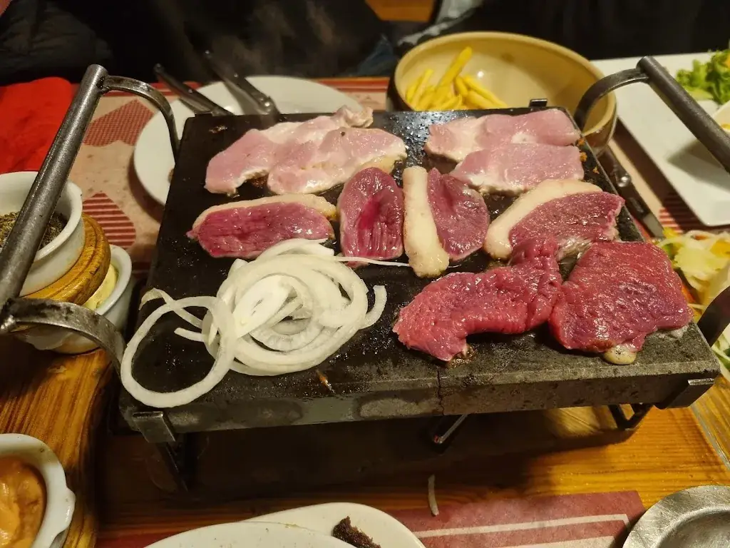 Paul meads_restaurant Le Tyrol_Gets_review