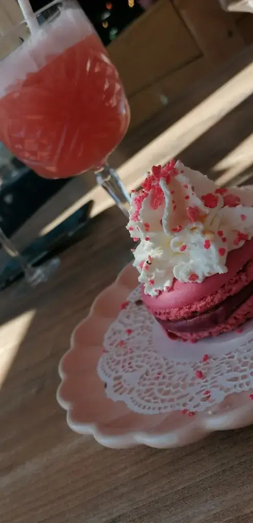 Louana Rech_Bisou_Fleury_review