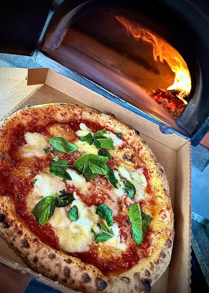 Saveurs Pizzas Florensac_Florensac_slider_image_1