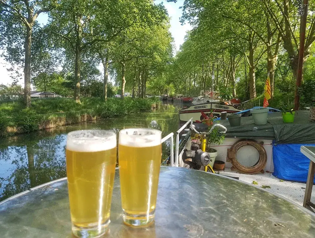 Brasserie Artisanale Electric Blue Monkeys_Flourens_slider_image_1