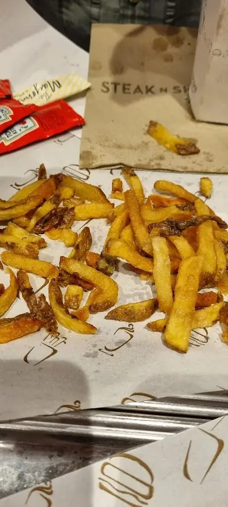 Nyree Ruiz Sundberg_Steak ‘n Shake_Fabrègues_review