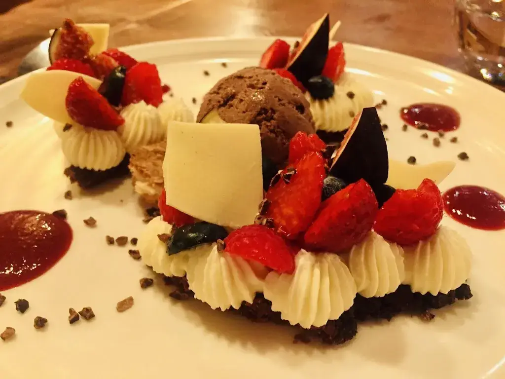 Sydney Martinie_Aux Aravis_Grand-Bornand_review