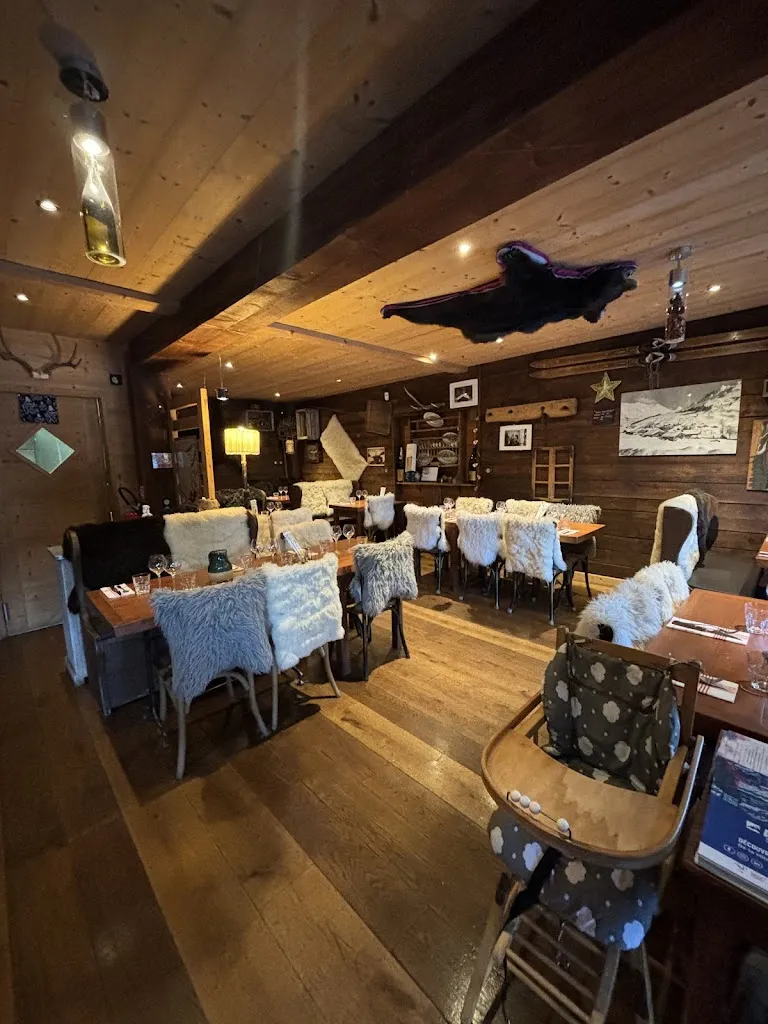 Nora Madah_Restaurant Bar d'ambiance Le Dérapage, Grand Bornand/Chinaillon_Grand-Bornand_review