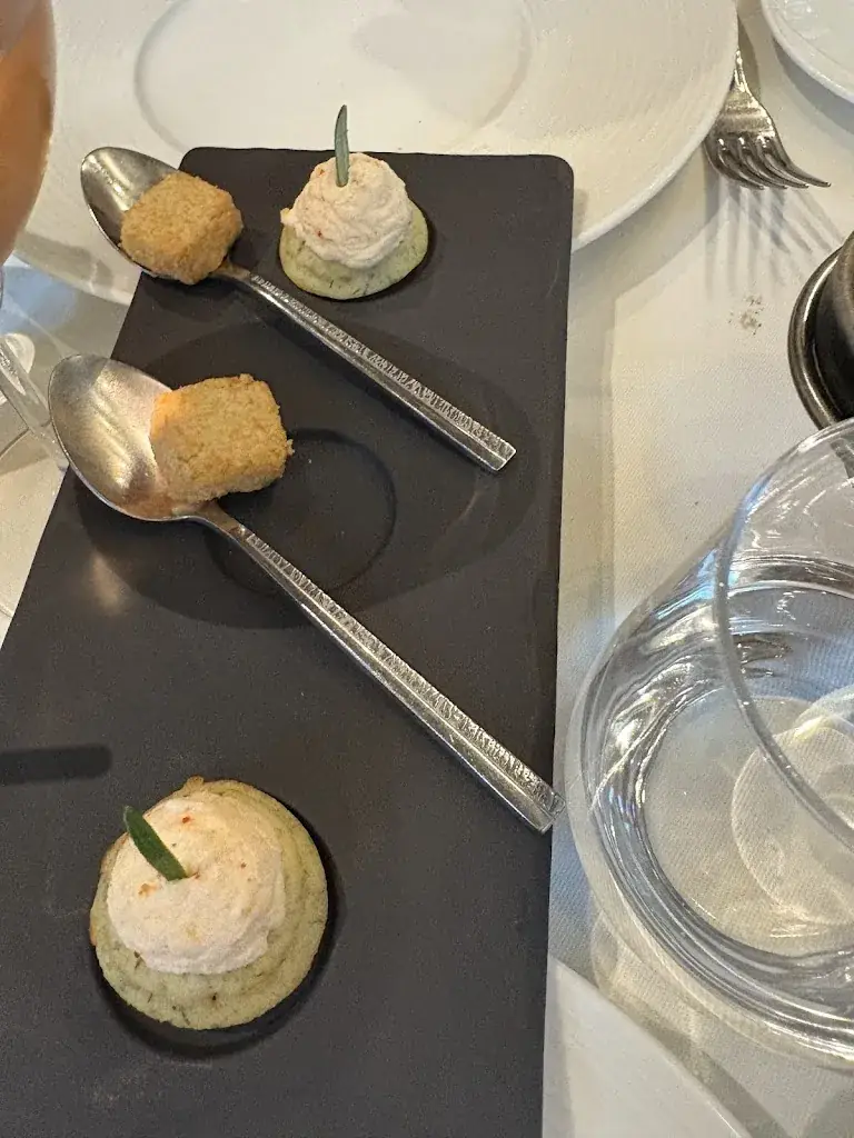 Stéphanie Abrial_Restaurant L' Adonis_Rivières_review