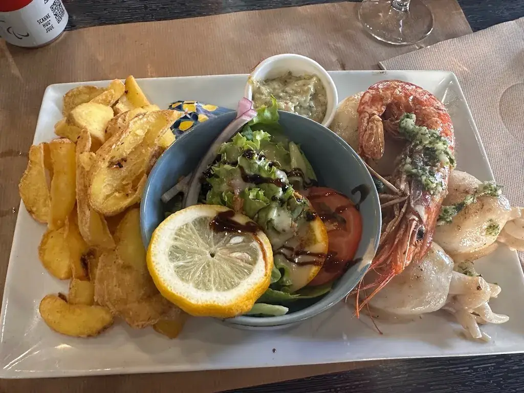 Brandi Schuster_La Salamandre_Rivières_review