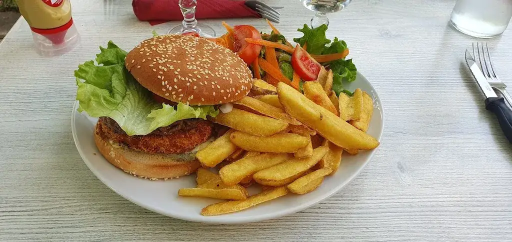 Les Volets Rouges_Rivières_slider_image_2