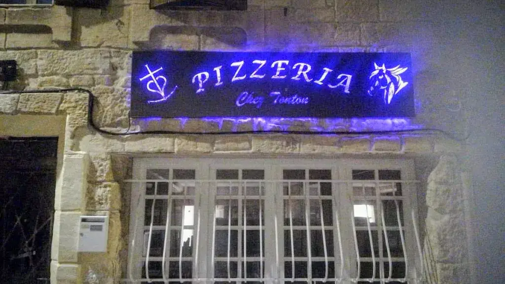 Pizzeria Chez Tonton_Fourques_slider_image_1