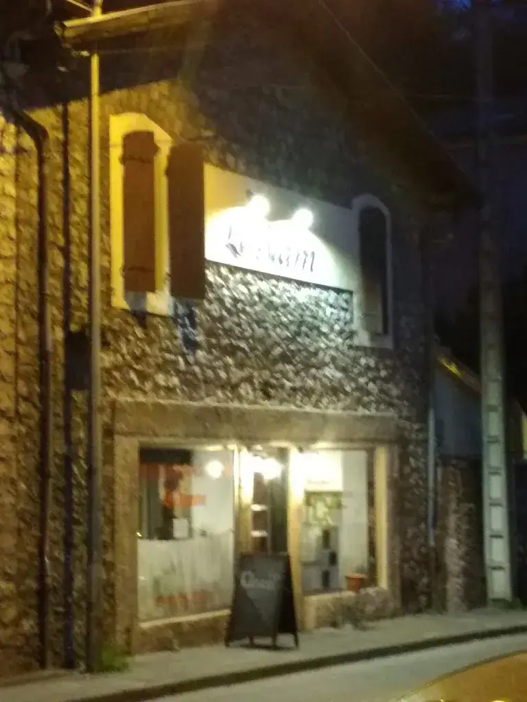 Andy Hayward_Le Siam_Foix_review