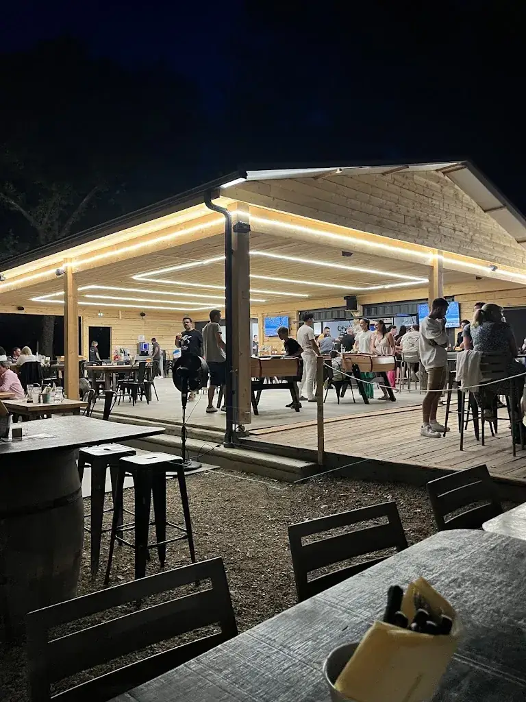 Sarah Maillet_La Guinguette de Bellevue_Fronton_review