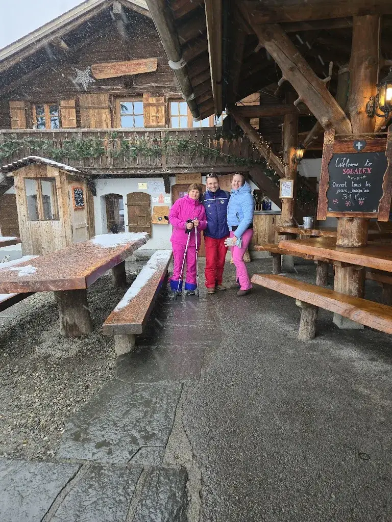 Tessa De Mol-Tiller_Solalex_Gryon_review