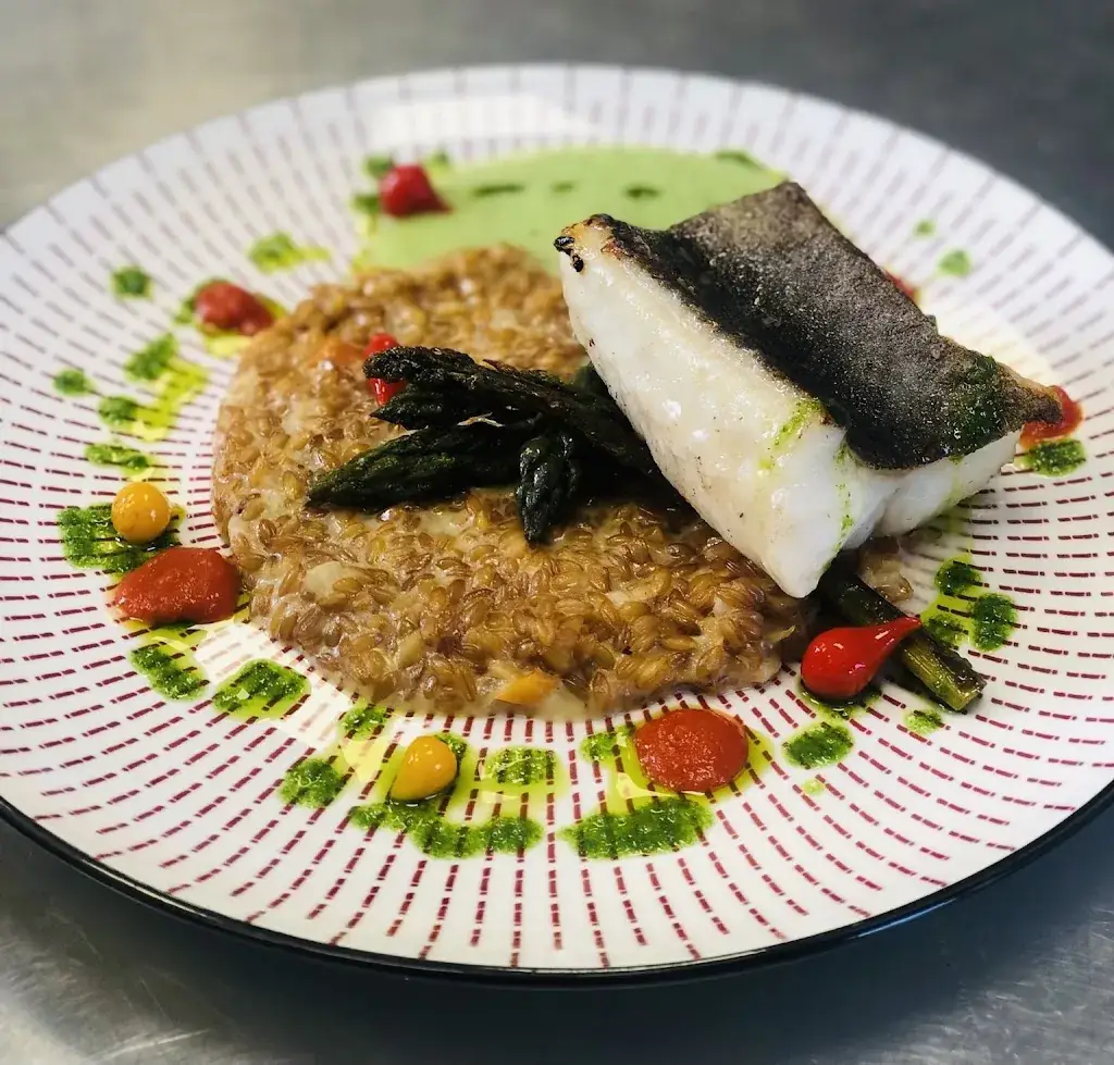 Restaurant Le 711_Ganges_slider_image_2