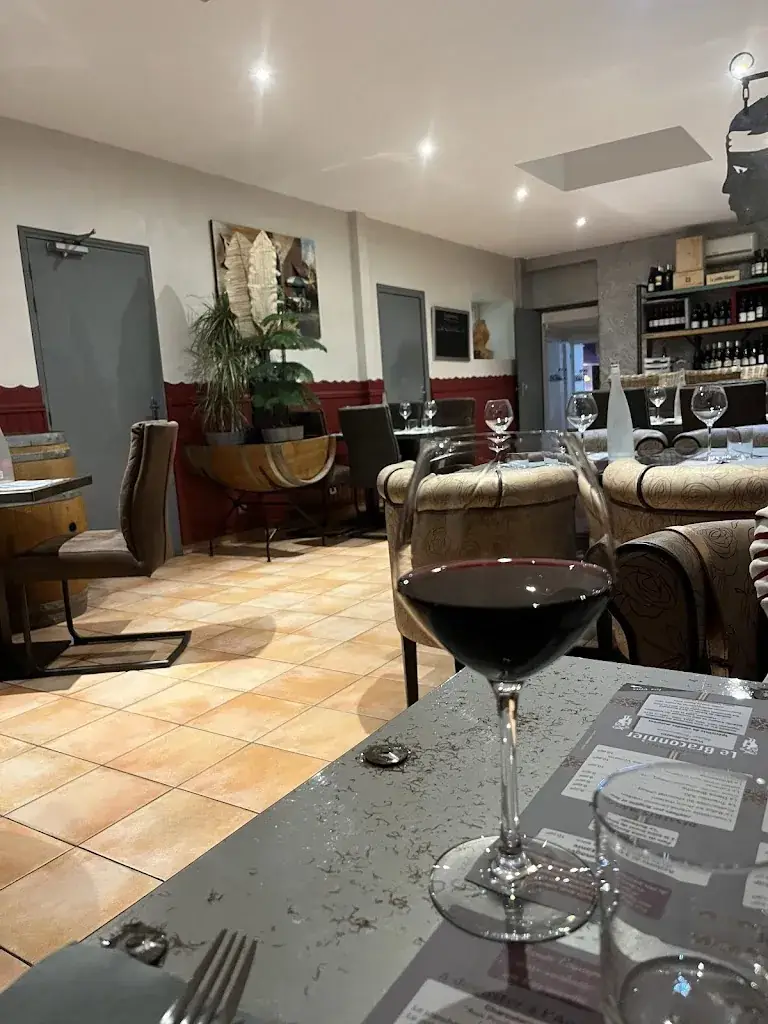 Le Braconnier_Garons_slider_image_1