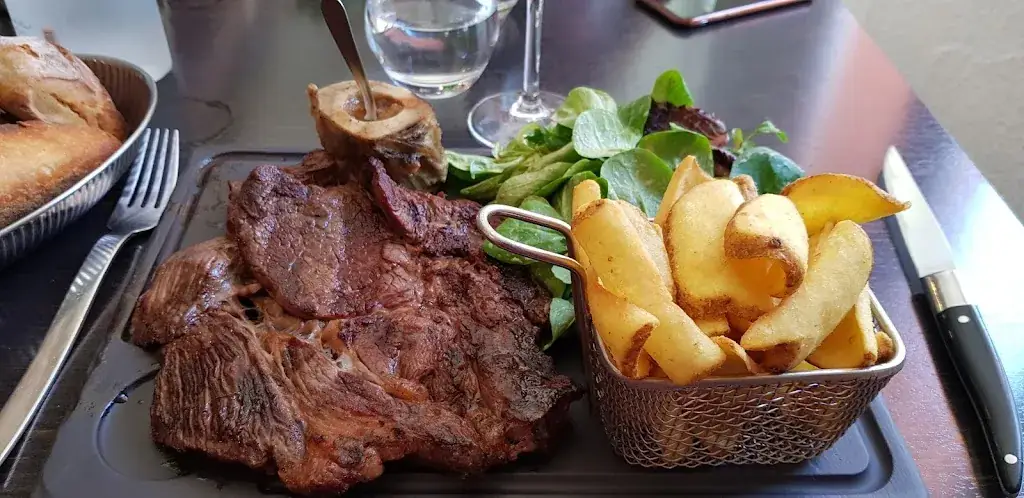 Le Braconnier_Garons_slider_image_2