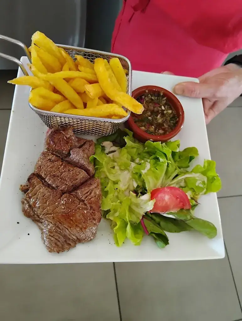 Katia Gavelle_L'Hacienda_Garons_review