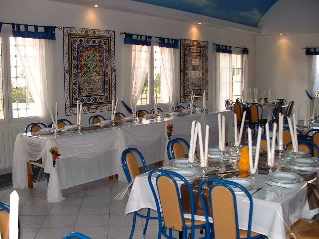 Les Dômes restaurant in Garons