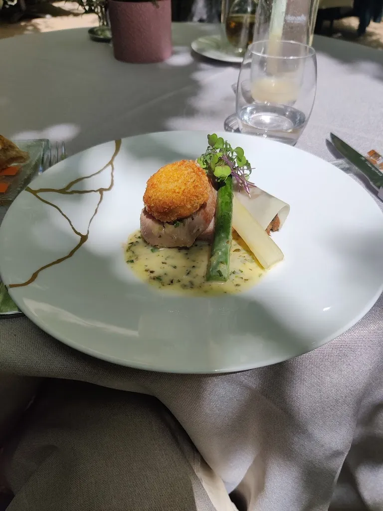 Liyi Z_Restaurant Skab_Nîmes_review