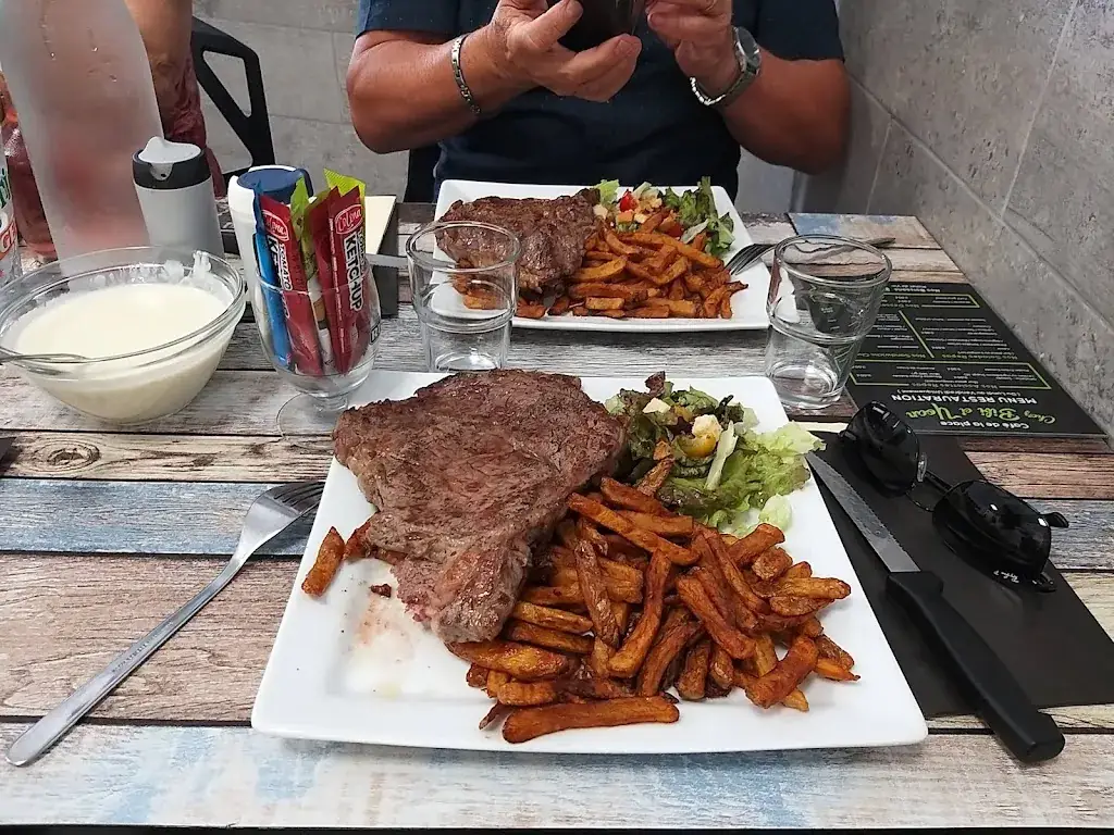 Café De La Place restaurant in Générac