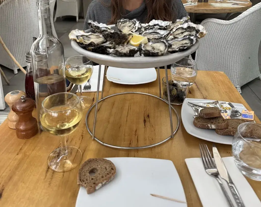 Ruth Kieser_Le Poisson Rouge_Frontignan_review