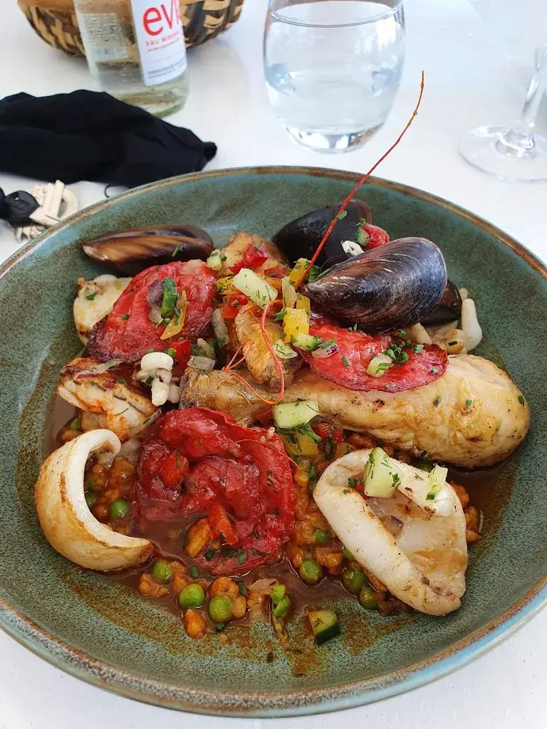 Alain Sanchez_Le Poisson Rouge_Frontignan_review