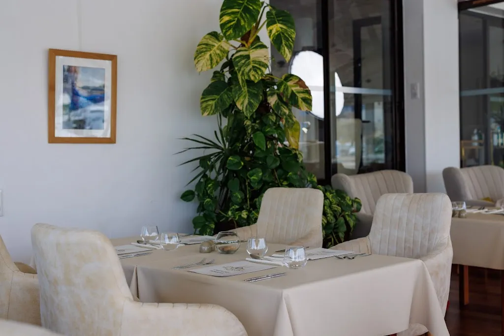 O Loup Thau Quai restaurant in Frontignan