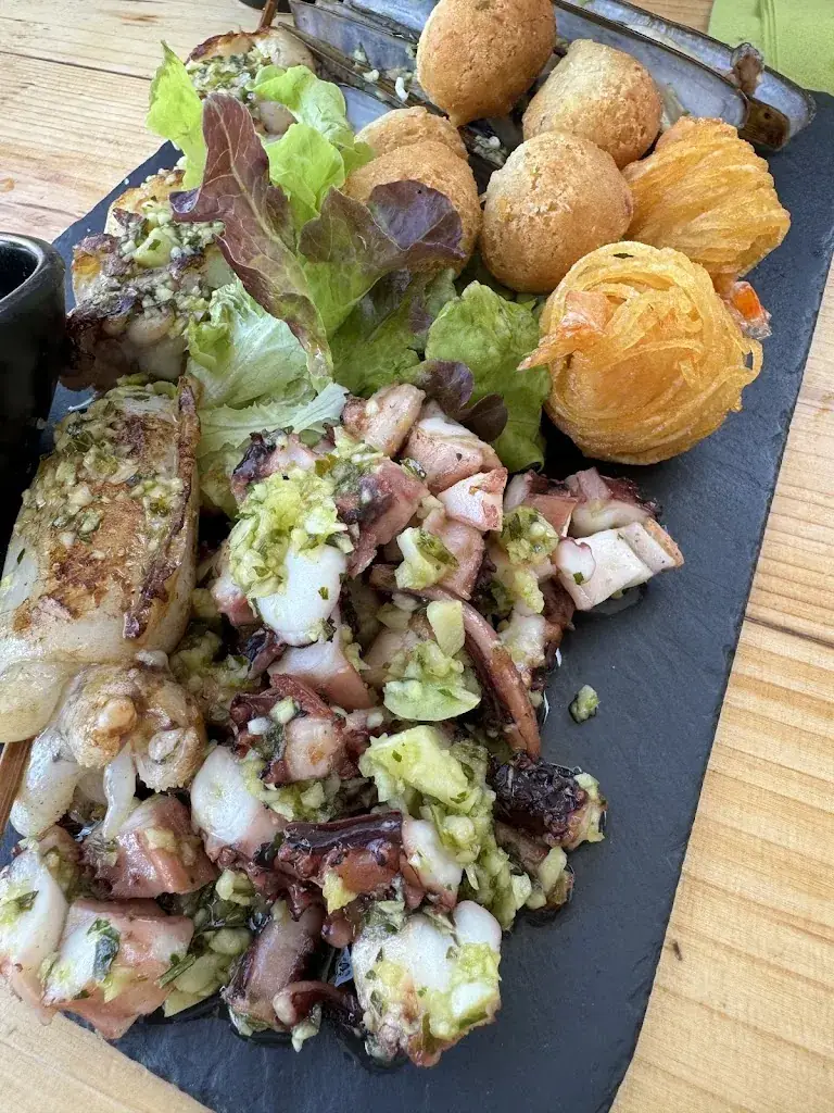 Christopher Gilmour_La Cave À Nico_Frontignan_review