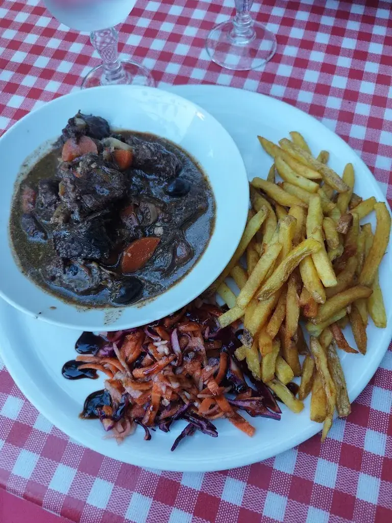 CUZZONI laurie_L'Endroit_Frontignan_review