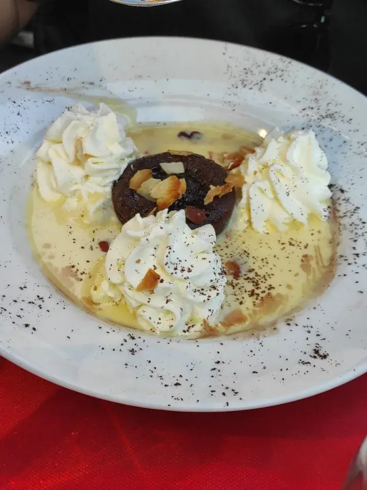 nathalie mangoni_Le Look_Frontignan_recensione