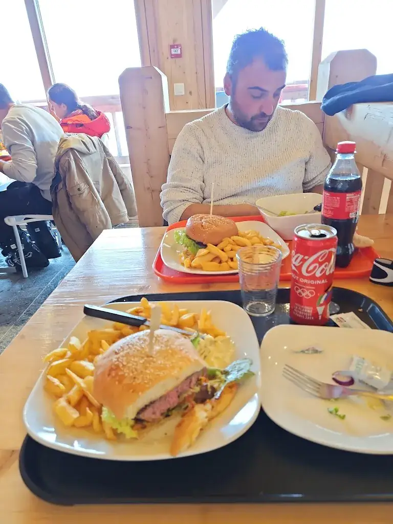 Les Gettiers bar restaurant_Grand-Bornand_slider_image_2