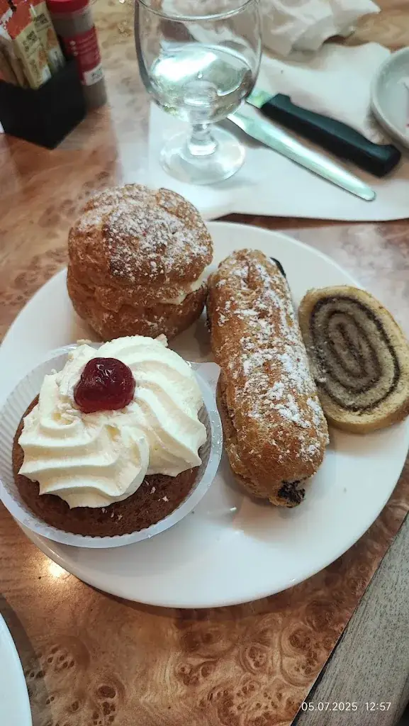 Elena Т_La Pyramide_Frontignan_Bewertung