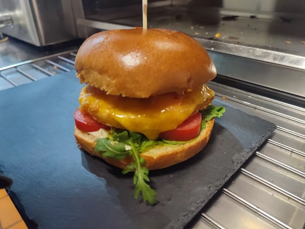 Le Mael'S restaurant in Frontignan