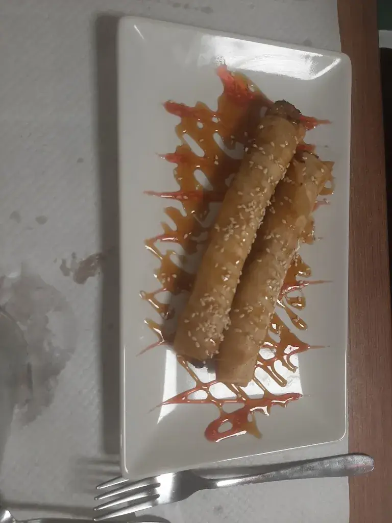 Iris Bac_HOA LY_Frontignan_review