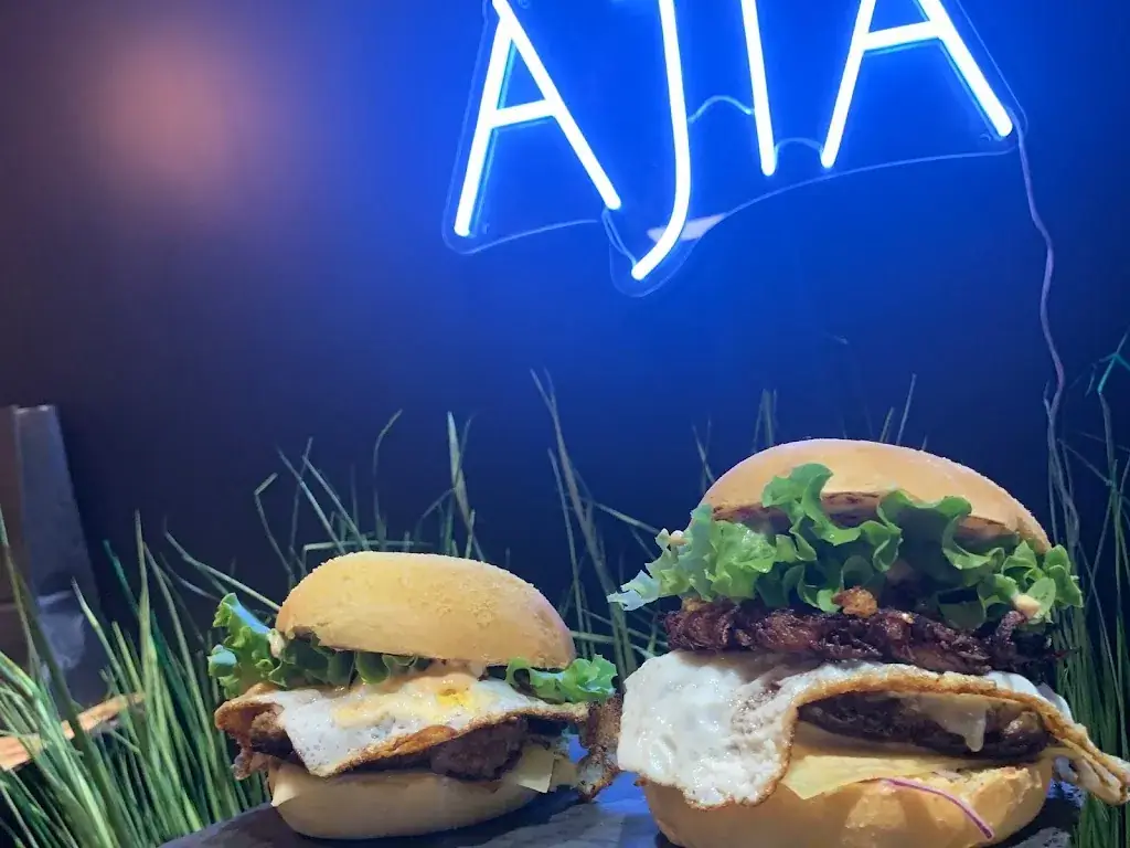 Ajia Sushi & Burger Gigean_Gigean_slider_image_3