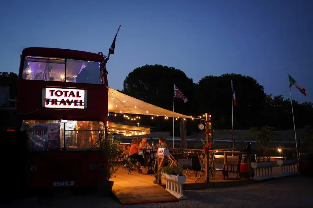 Chez lucho, le bus du pizzaiolo_Giroussens_slider_image_1