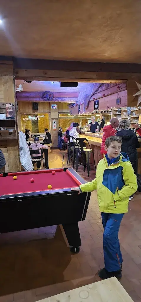 Claire Miller_Bar La Floria_Grand-Bornand_review