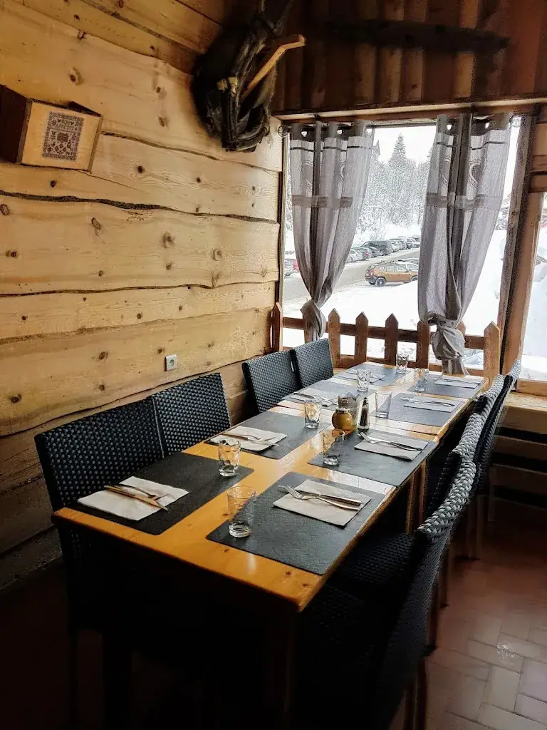 Bar La Floria_Grand-Bornand_slider_image_2