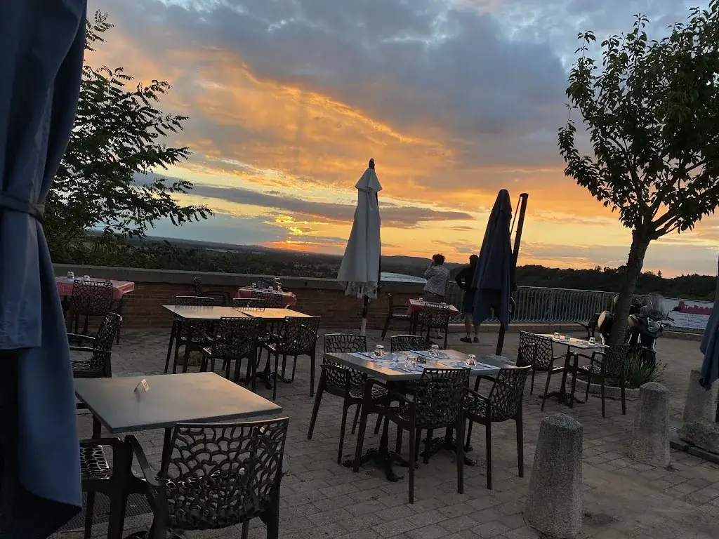 L'Echauguette restaurant in Giroussens