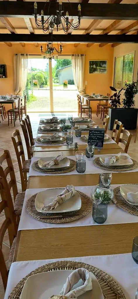 L' Auberge du cassou et ses animaux restaurant in Gondrin